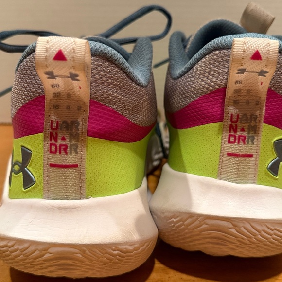 Under Armour Flow Breakthru 3 women's basketball shoes  sz 11 - Picture 4 of 7